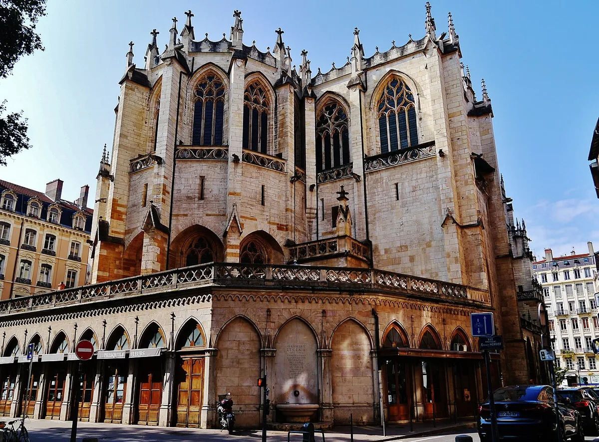 Church of Saint-Nizier in Lyon - limestone exterior of the choir (chevet)