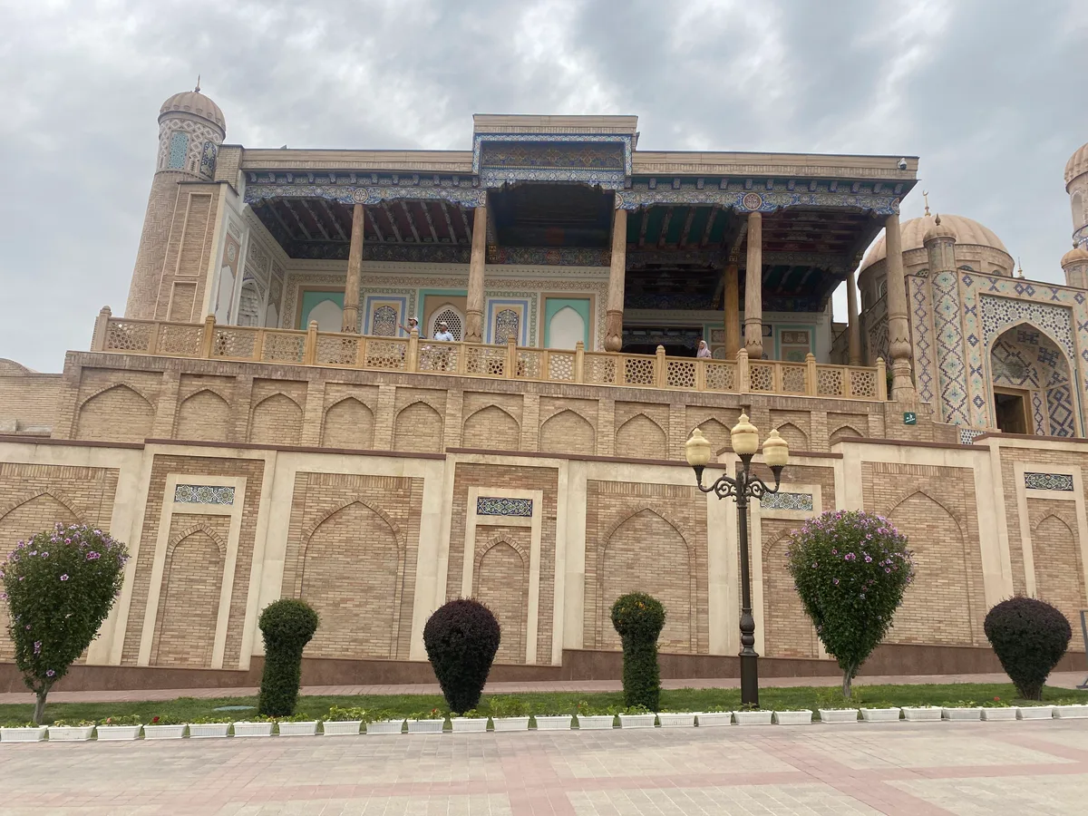 Hazrat Khizr Mosque in Samarkand - On a low hill opposite the Shah-i-Zinda, a one-domed mosque with a slender minaret...