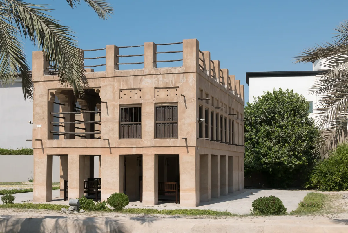 Majlis Ghorfat Umm Al Sheif in Dubai - The modest two-storey summerhouse of adobe, gypsum and coral among date palms in Jumeirah