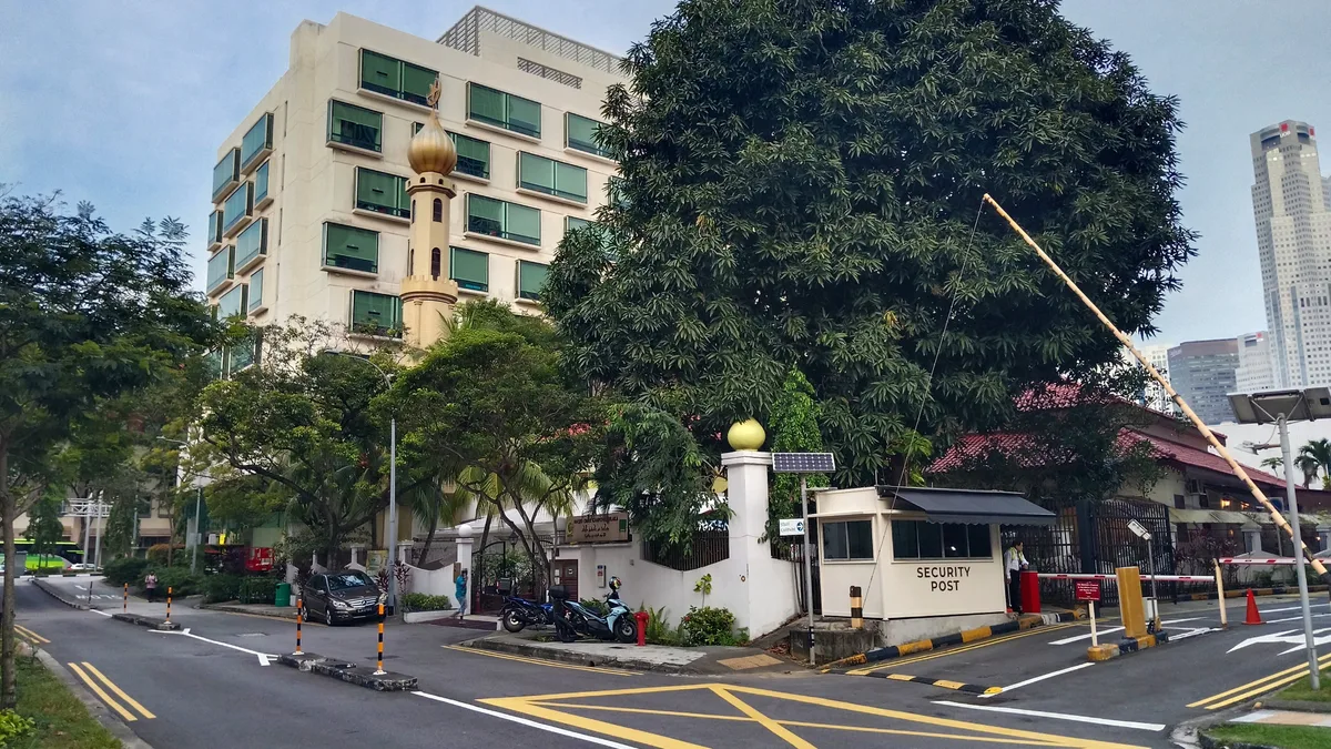 Masjid Omar Kampong Melaka in Singapore - A plain white prayer hall tucked into a quiet corner of the historic quarter...