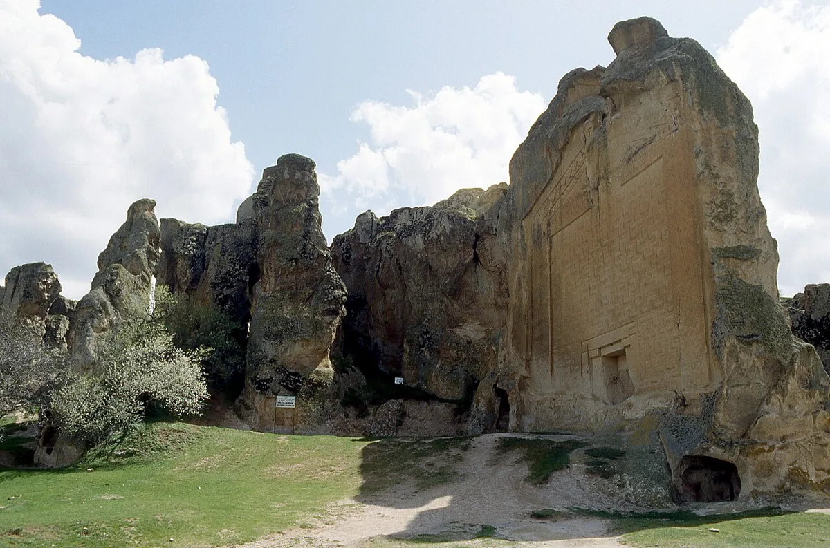 The rock-cut Midas Monument façade at Yazılıkaya