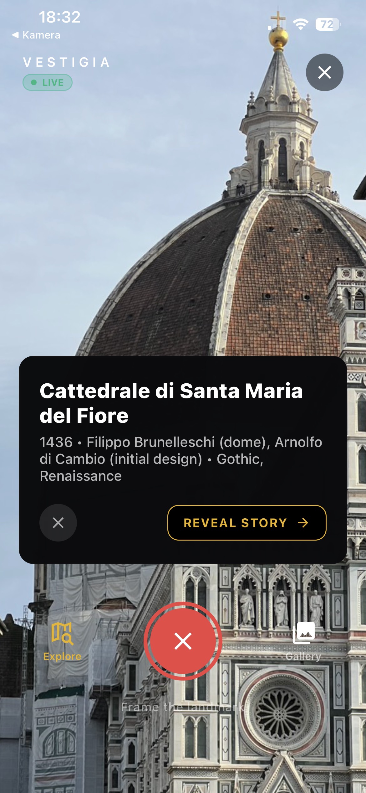 Vestigia AI scanning a historical landmark with camera